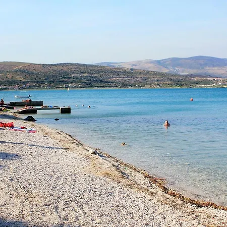 Apartments With A Parking Space Mastrinka, Ciovo - 9428 * Trogir